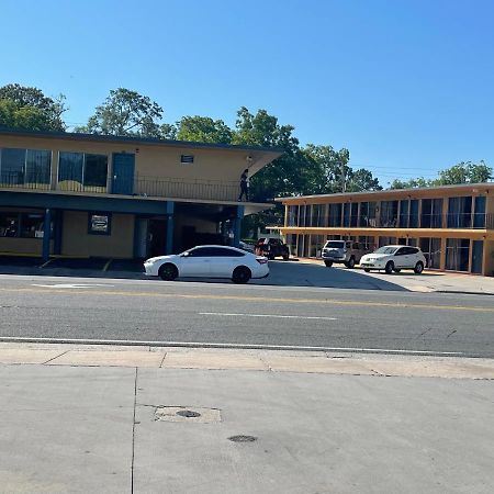 Royal Inn Live Oak Bagian luar foto
