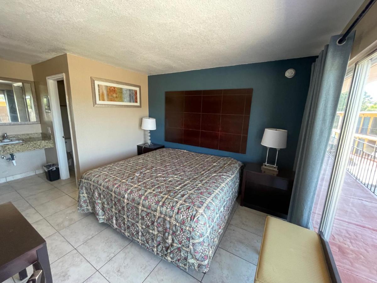 Royal Inn Live Oak Bagian luar foto