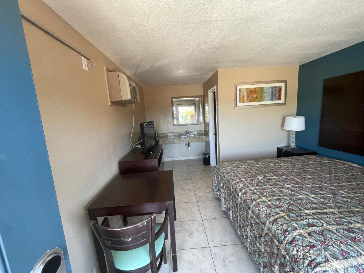 Royal Inn Live Oak Bagian luar foto
